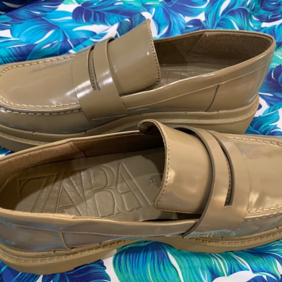 NWT ZARA FLAT TRACK SOLE LOAFERS KHAKI GREEN - Picture 2 of 4